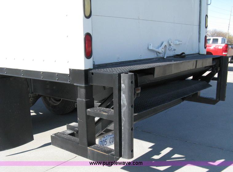 image for item 8067 1996 International 4700 box truck
