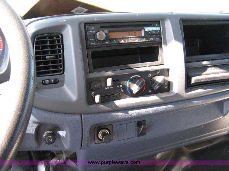 image for item 8068 2007 Hino 185 box truck