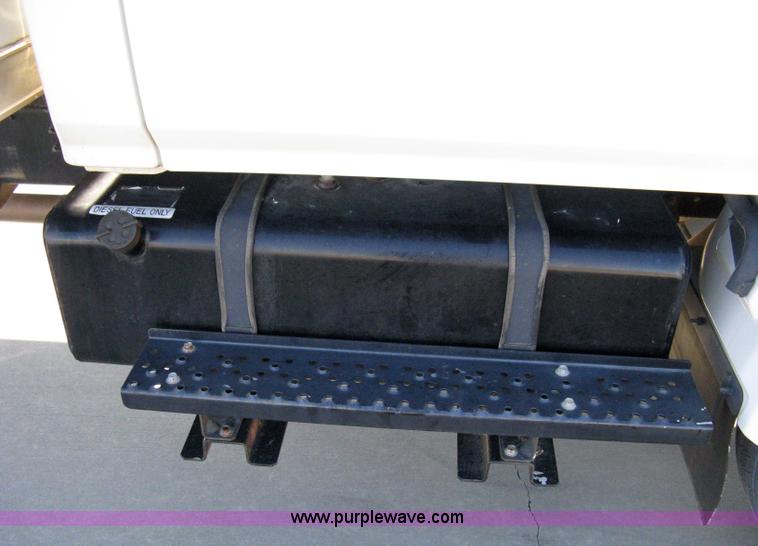 image for item 8068 2007 Hino 185 box truck