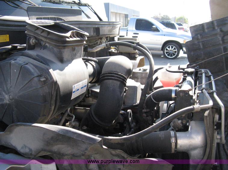 image for item 8068 2007 Hino 185 box truck