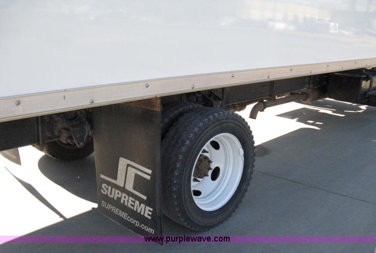 image for item 8068 2007 Hino 185 box truck