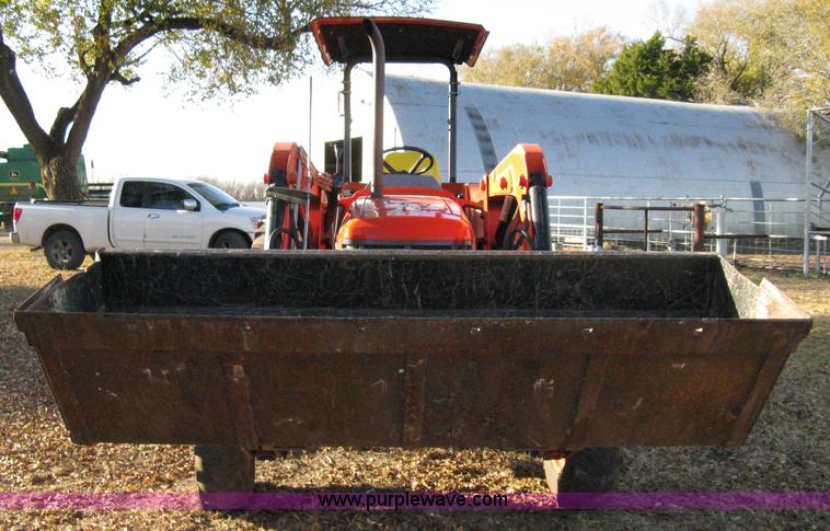 image for item 8069 2003 Kioti DK65 MFWD tractor with loader