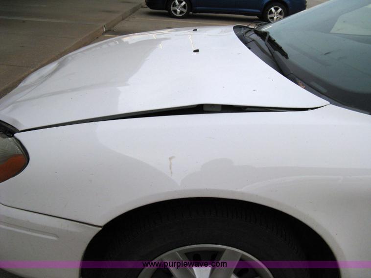 image for item 8071 2004 Ford Taurus SE