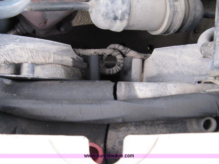 image for item 8071 2004 Ford Taurus SE