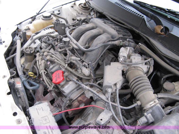 image for item 8071 2004 Ford Taurus SE