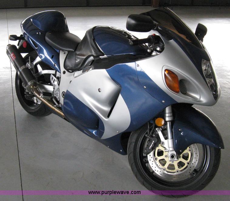 image for item 8073 2001 Suzuki Hayabusa motorcycle