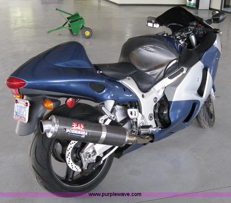 image for item 8073 2001 Suzuki Hayabusa motorcycle