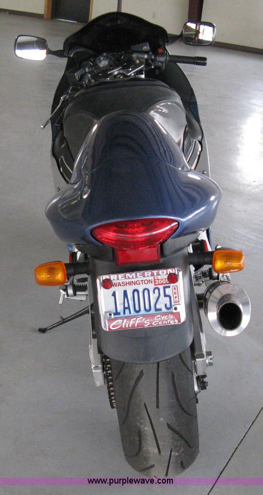 image for item 8073 2001 Suzuki Hayabusa motorcycle