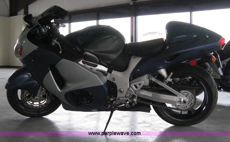 image for item 8073 2001 Suzuki Hayabusa motorcycle