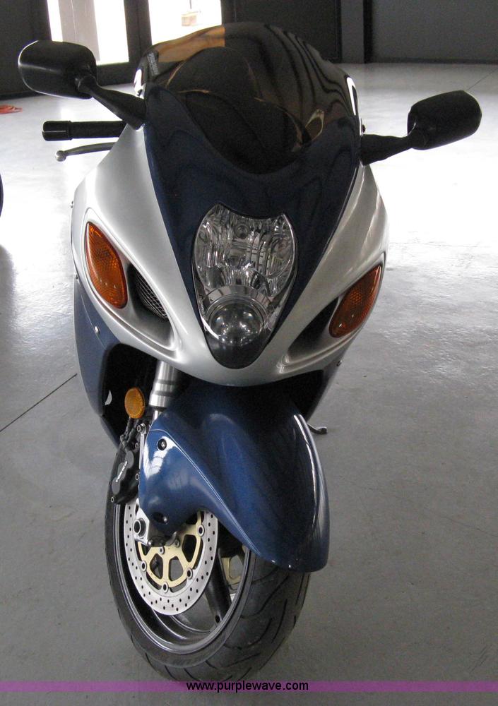 image for item 8073 2001 Suzuki Hayabusa motorcycle