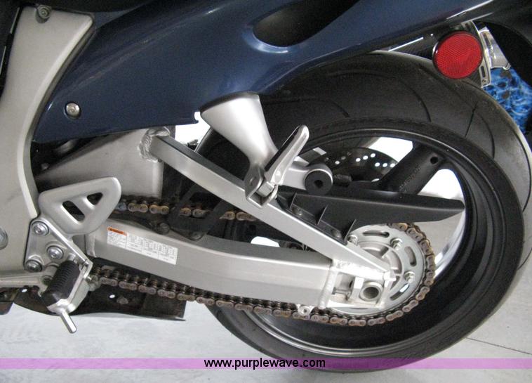 image for item 8073 2001 Suzuki Hayabusa motorcycle