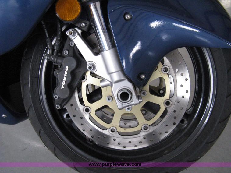 image for item 8073 2001 Suzuki Hayabusa motorcycle