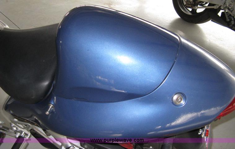 image for item 8073 2001 Suzuki Hayabusa motorcycle
