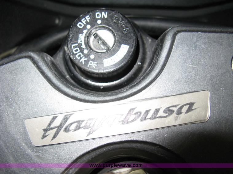 image for item 8073 2001 Suzuki Hayabusa motorcycle