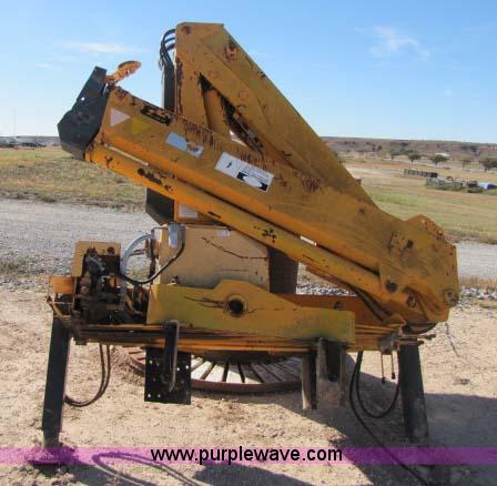 image for item 8272 Dunbar Tico 1585T knuckle boom