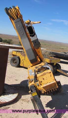 image for item 8272 Dunbar Tico 1585T knuckle boom