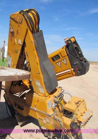 image for item 8272 Dunbar Tico 1585T knuckle boom