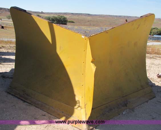 image for item 8279 Dozer mount snow blade