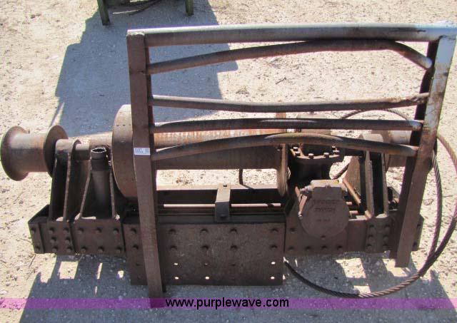 image for item 8287 Tulsa 20550 military winch