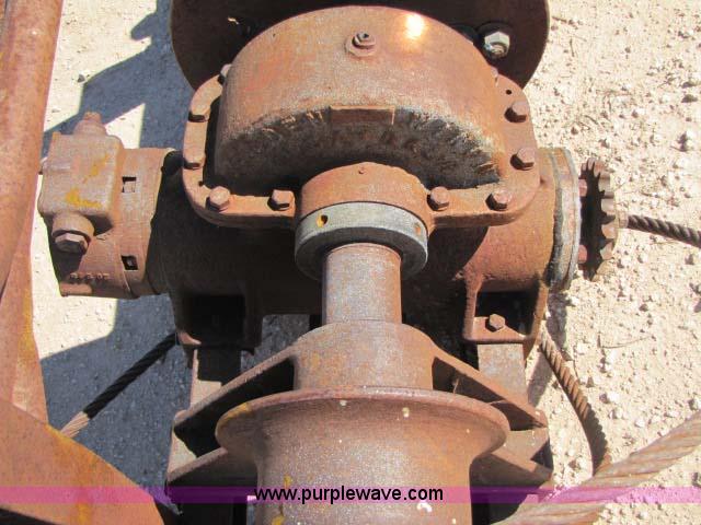 image for item 8287 Tulsa 20550 military winch