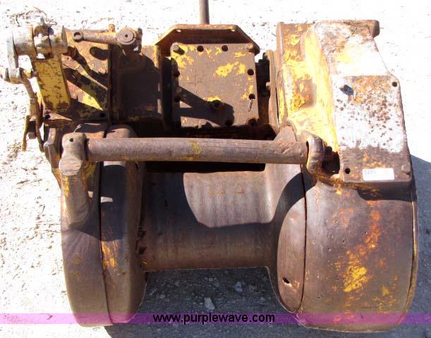 image for item 8290 Hyster D6N winch