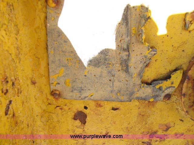 image for item 8290 Hyster D6N winch