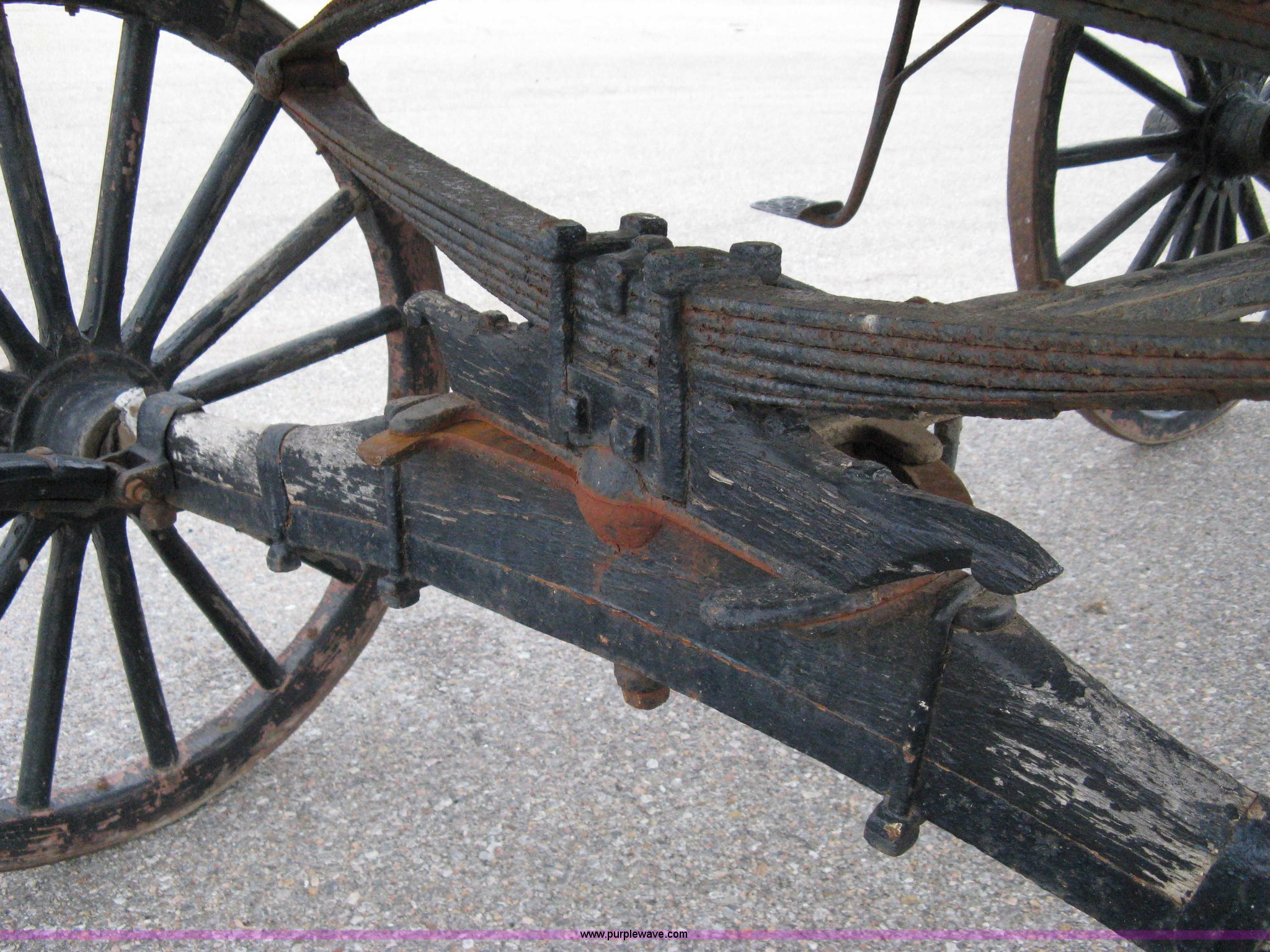 Horsedrawn spring wagon in Derby, KS Item 8072 sold Purple Wave