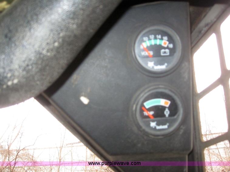 image for item 3061 2005 Bobcat 463F skid steer