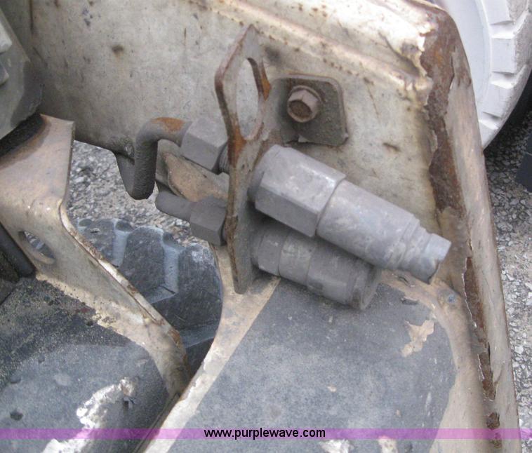 image for item 3061 2005 Bobcat 463F skid steer