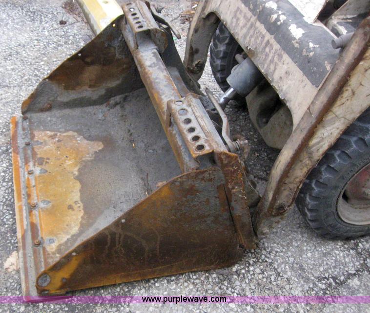 image for item 3061 2005 Bobcat 463F skid steer