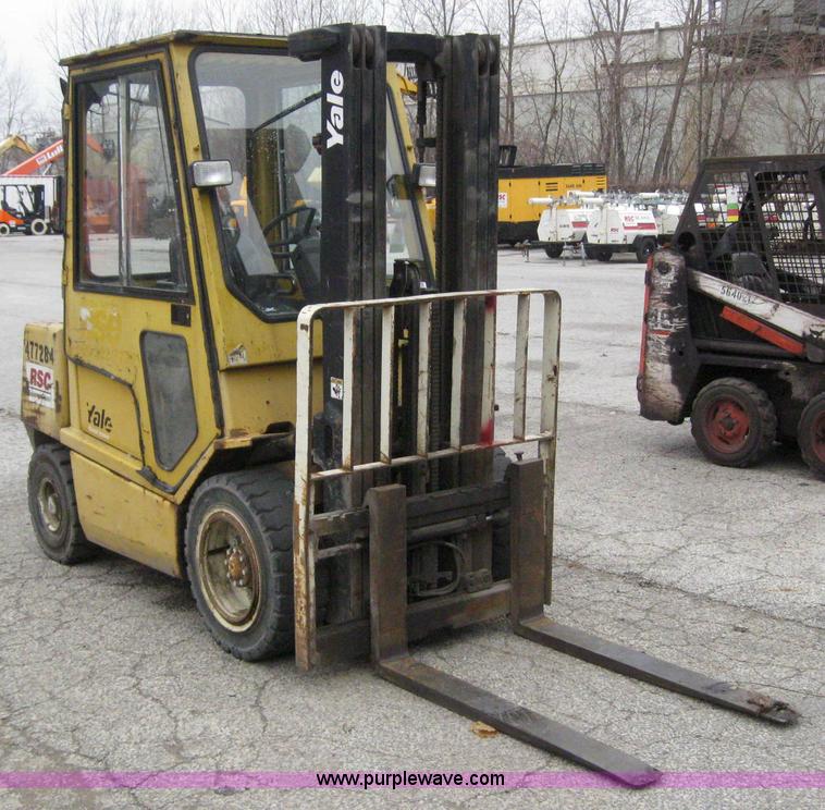 image for item 3062 2003 Yale GDP060TGEUAE087 forklift