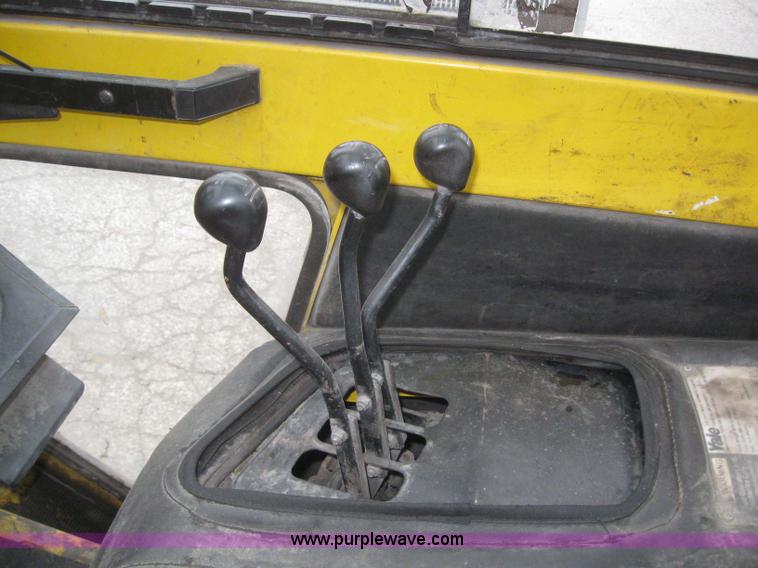 image for item 3062 2003 Yale GDP060TGEUAE087 forklift