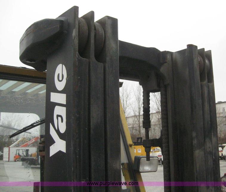 image for item 3062 2003 Yale GDP060TGEUAE087 forklift