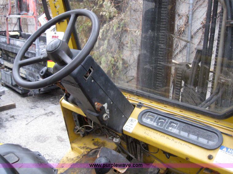 image for item 3063 2003 Yale GDP060TGEUAE087 forklift
