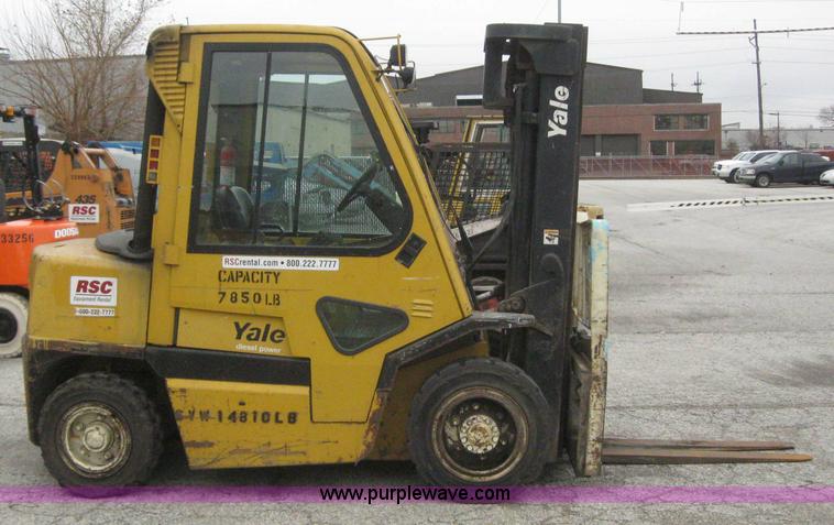 image for item 3064 2004 Yale GDP080LJNPBE089 forklift