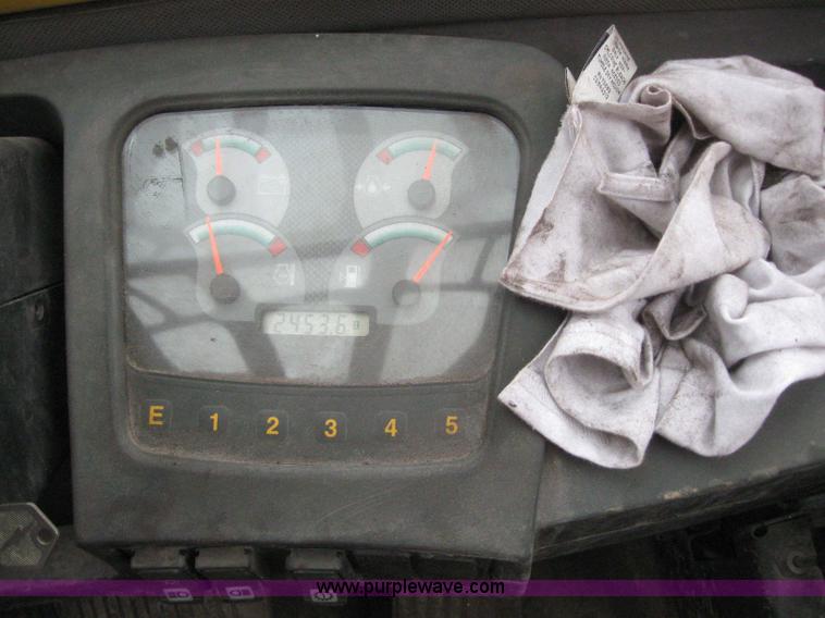 image for item 3064 2004 Yale GDP080LJNPBE089 forklift