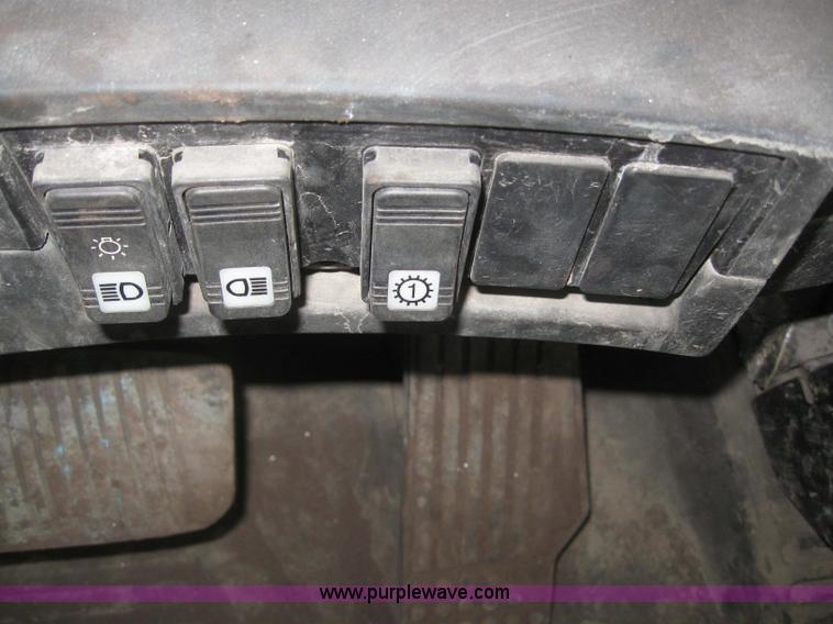 image for item 3064 2004 Yale GDP080LJNPBE089 forklift