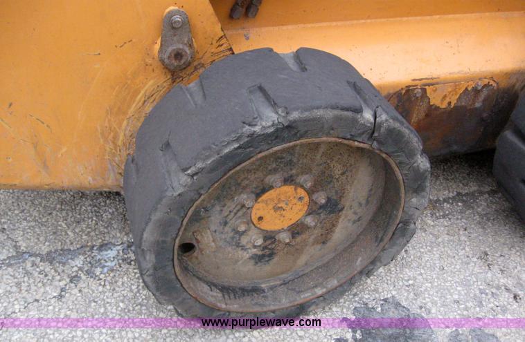 image for item 3065 2005 Case 435 skid steer