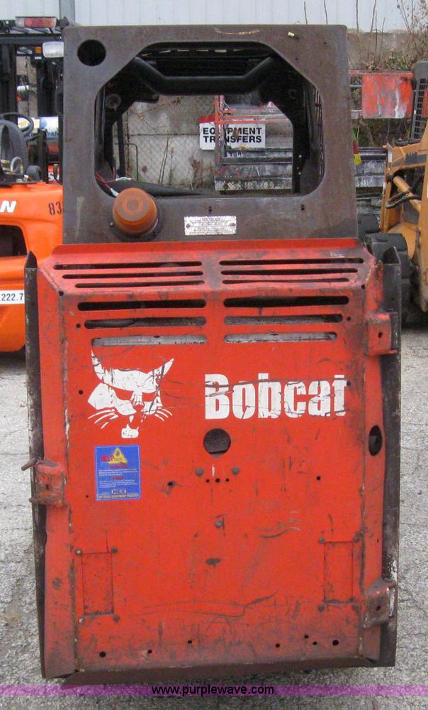 image for item 3066 2005 Bobcat 463 skid steer