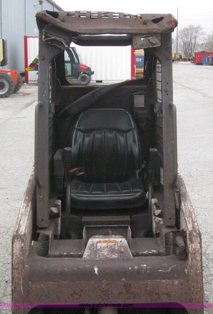 image for item 3066 2005 Bobcat 463 skid steer