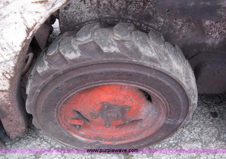 image for item 3066 2005 Bobcat 463 skid steer