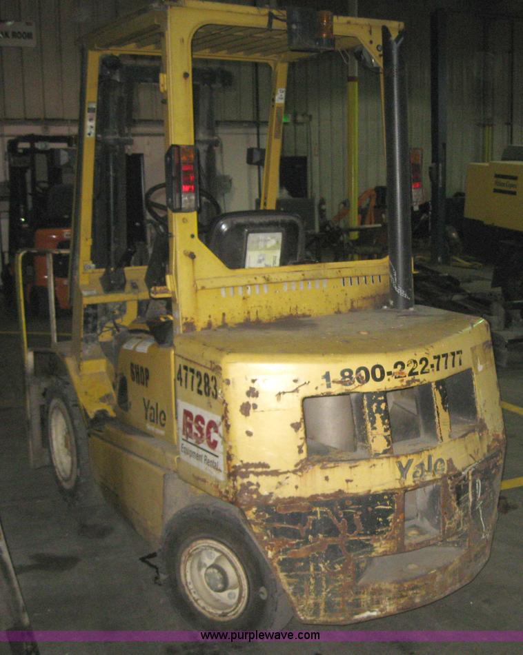 image for item 3067 2003 Yale GDP060TGEUAE087 forklift