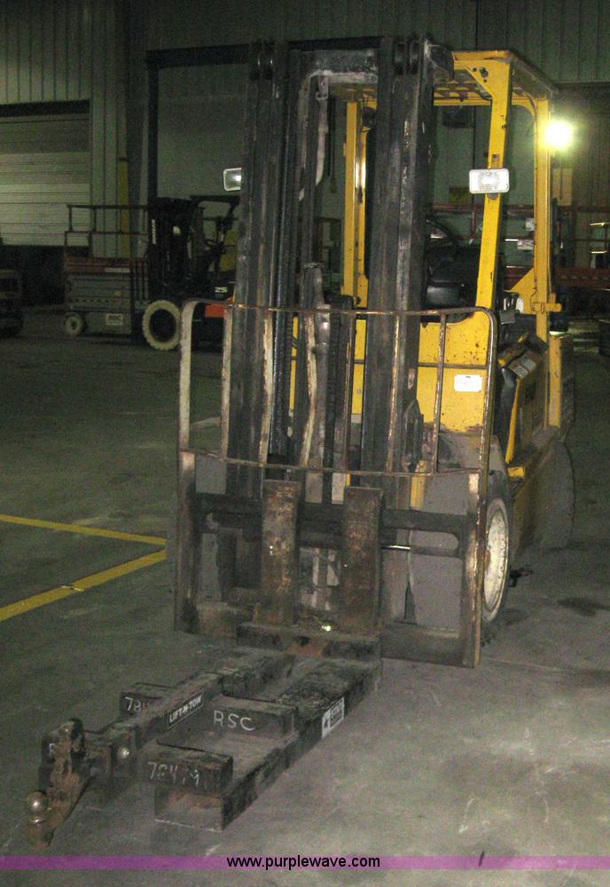 image for item 3067 2003 Yale GDP060TGEUAE087 forklift
