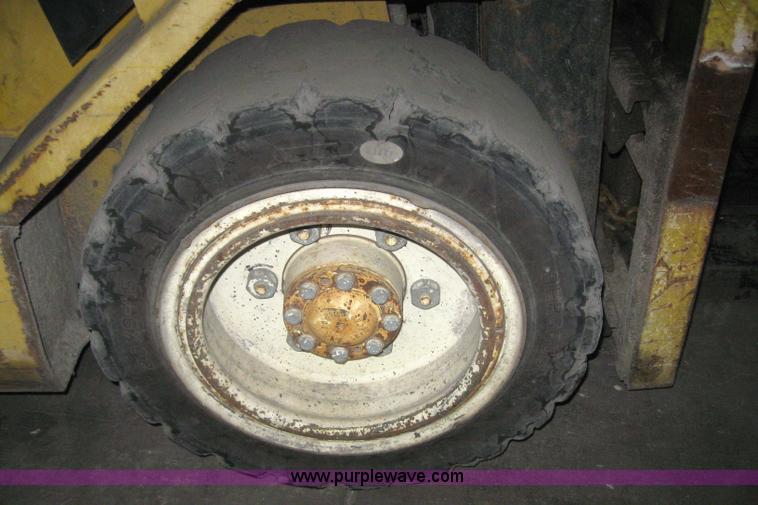 image for item 3067 2003 Yale GDP060TGEUAE087 forklift