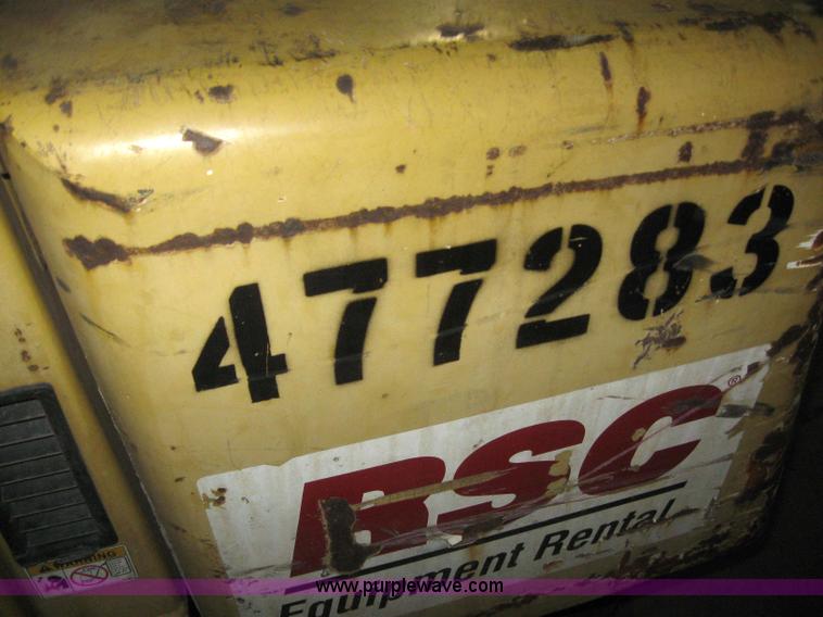 image for item 3067 2003 Yale GDP060TGEUAE087 forklift