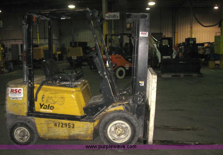 image for item 3068 2003 Yale GDP050RGEUAE089 forklift