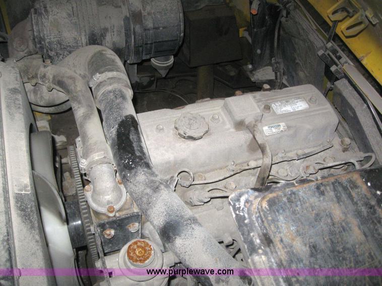 image for item 3068 2003 Yale GDP050RGEUAE089 forklift