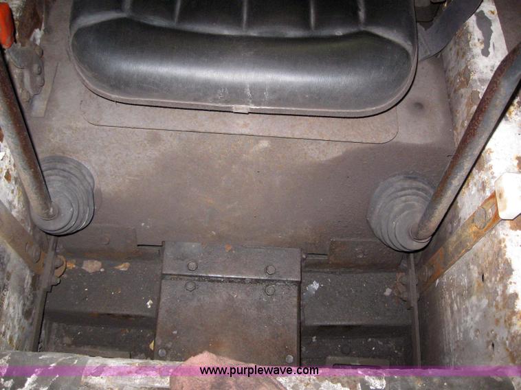 image for item 3070 2004 Bobcat 553 skid steer