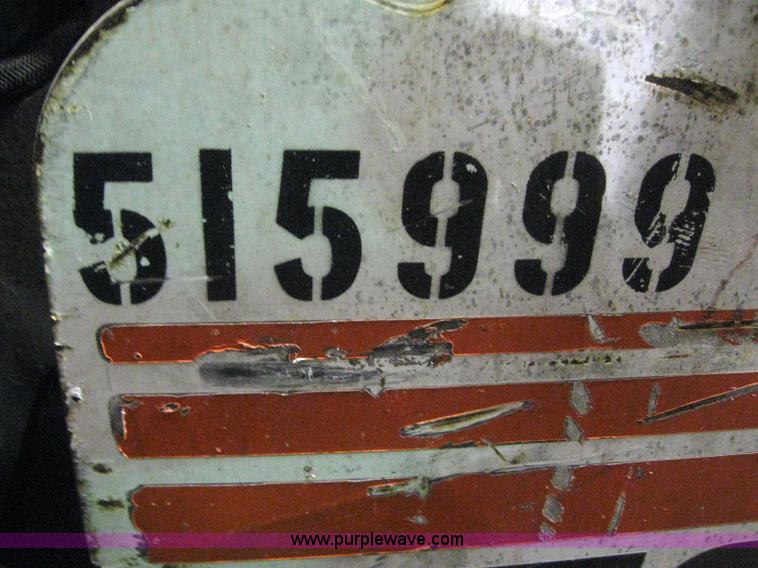 image for item 3070 2004 Bobcat 553 skid steer