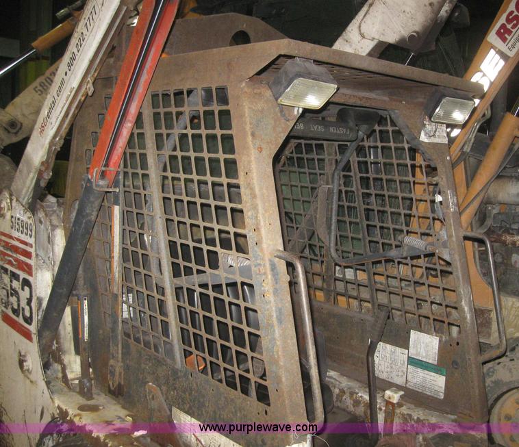 image for item 3070 2004 Bobcat 553 skid steer